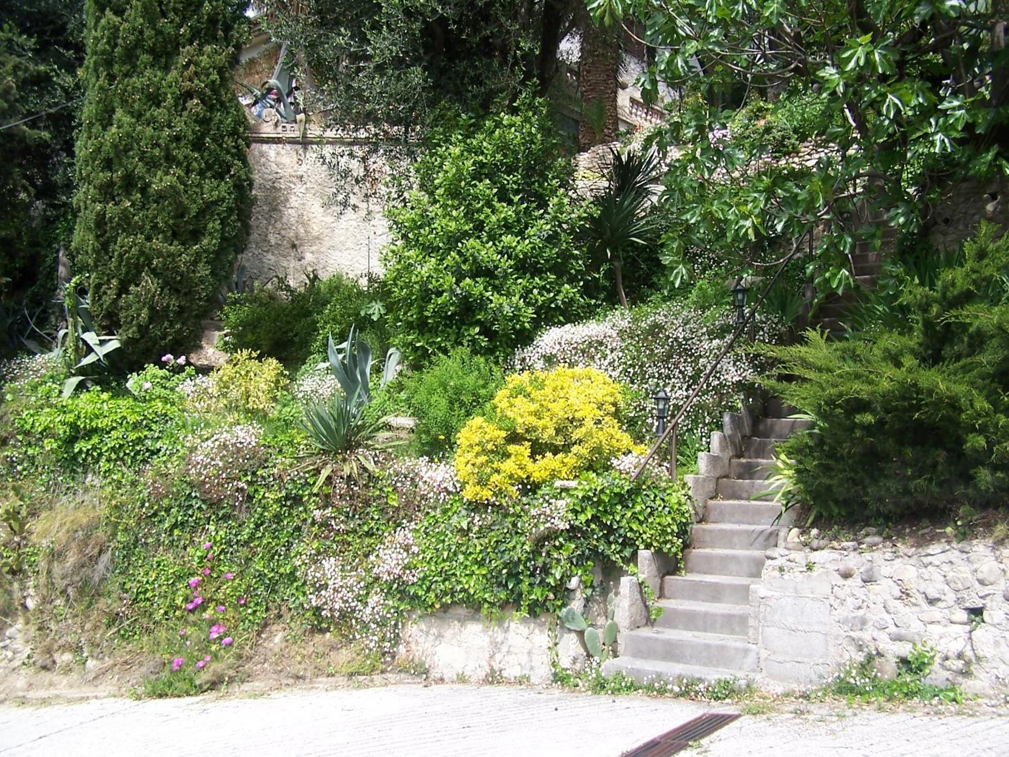 Castel Enchante Ница Екстериор снимка